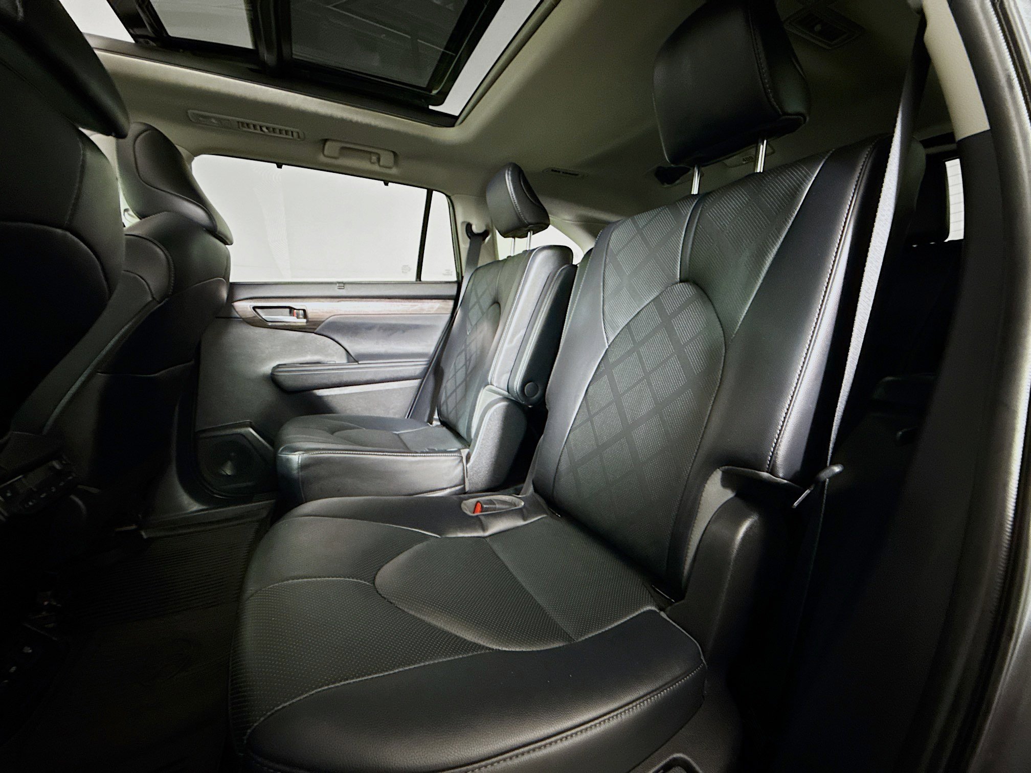 Used 2023 Toyota Highlander Platinum AWD/4WD image 22