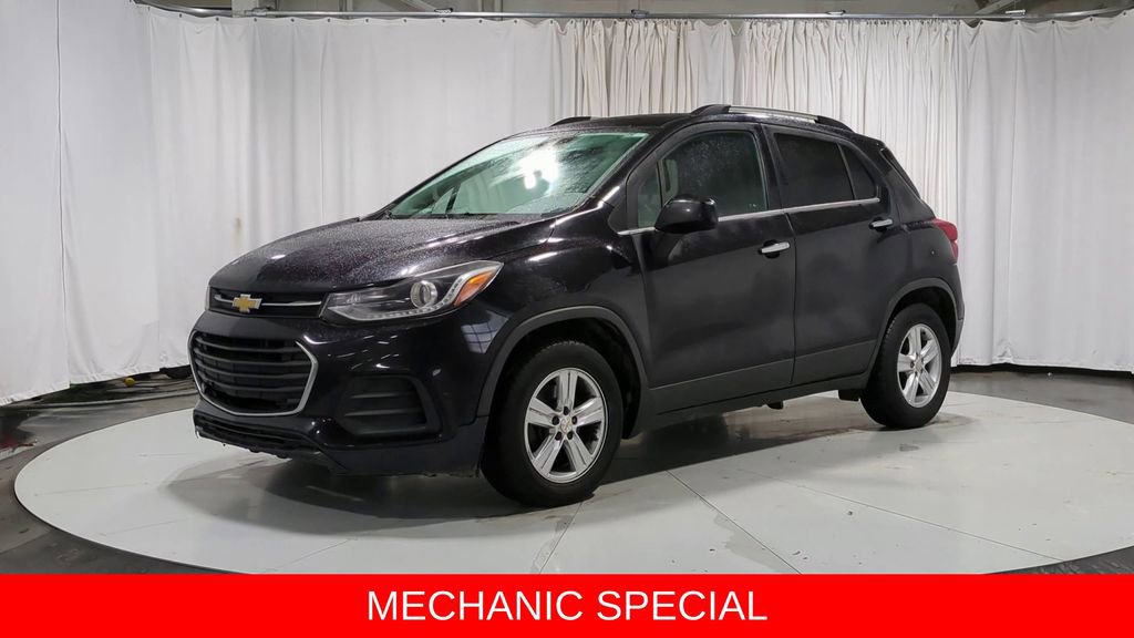 Used 2018 Chevrolet Trax LT w/ LT Convenience Package image 4