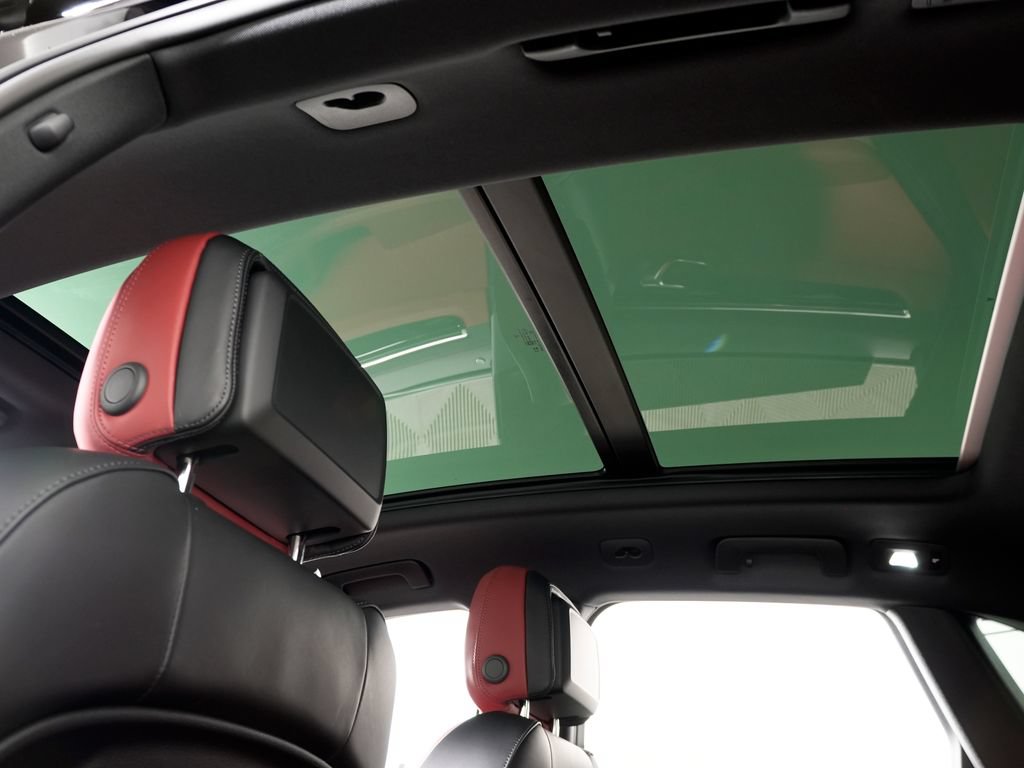 Certified 2026 Porsche Macan AWD/4WD image 19