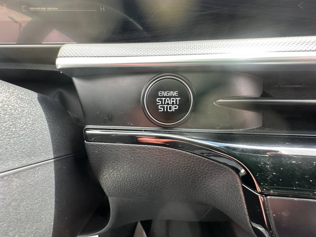 Used 2025 Kia K5 LXS FWD image 34