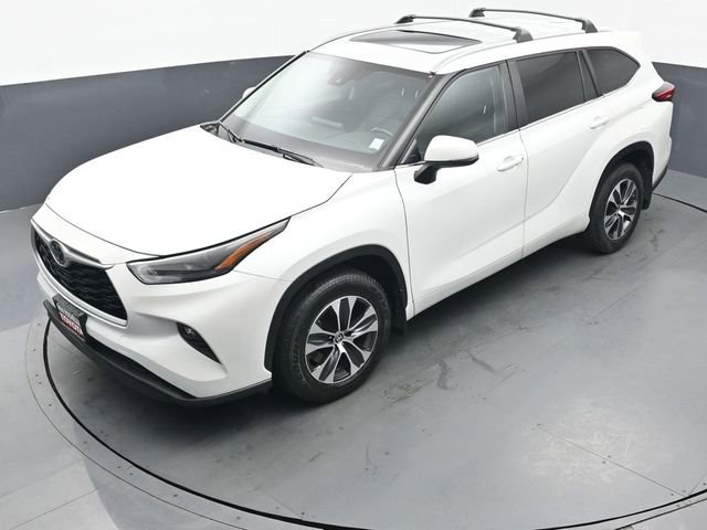 Certified 2023 Toyota Highlander XLE image 47