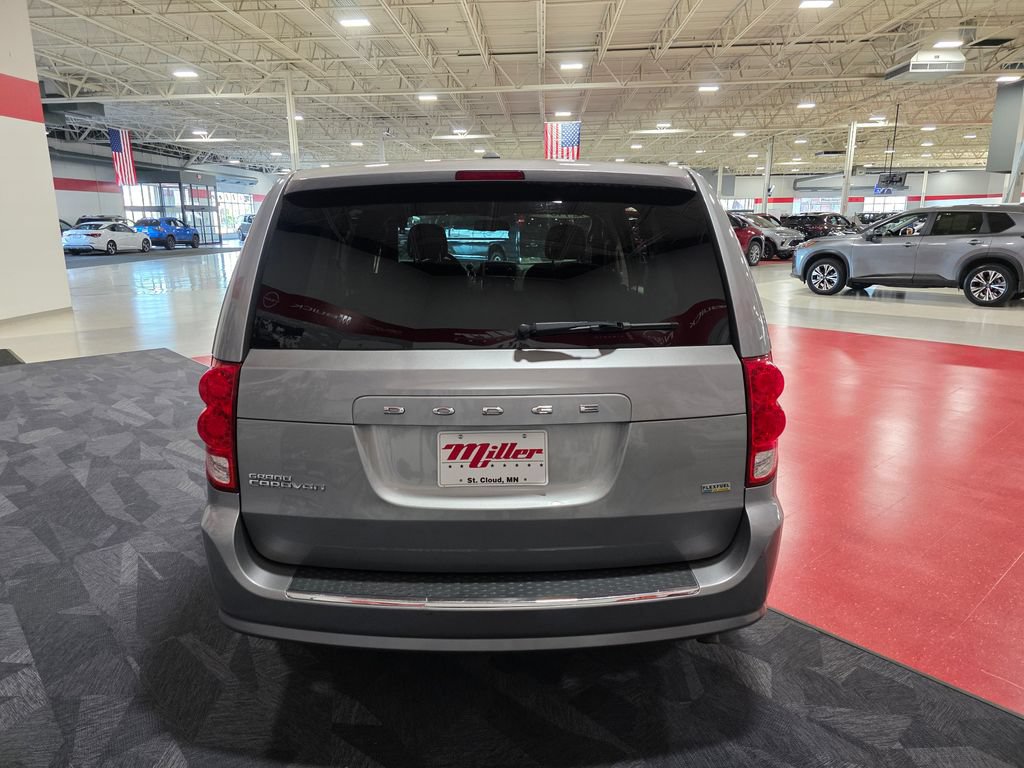 Used 2016 Dodge Grand Caravan SE FWD image 4