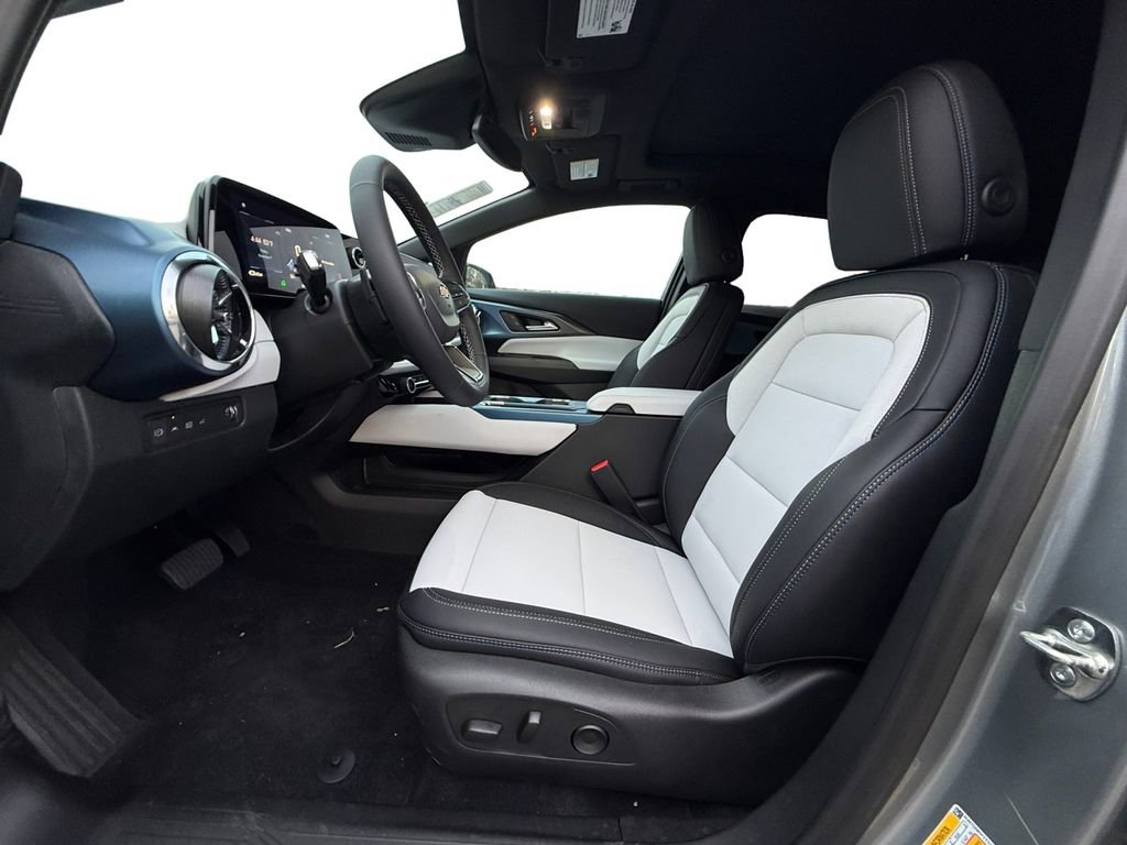 New 2026 Chevrolet Equinox EV LT image 9