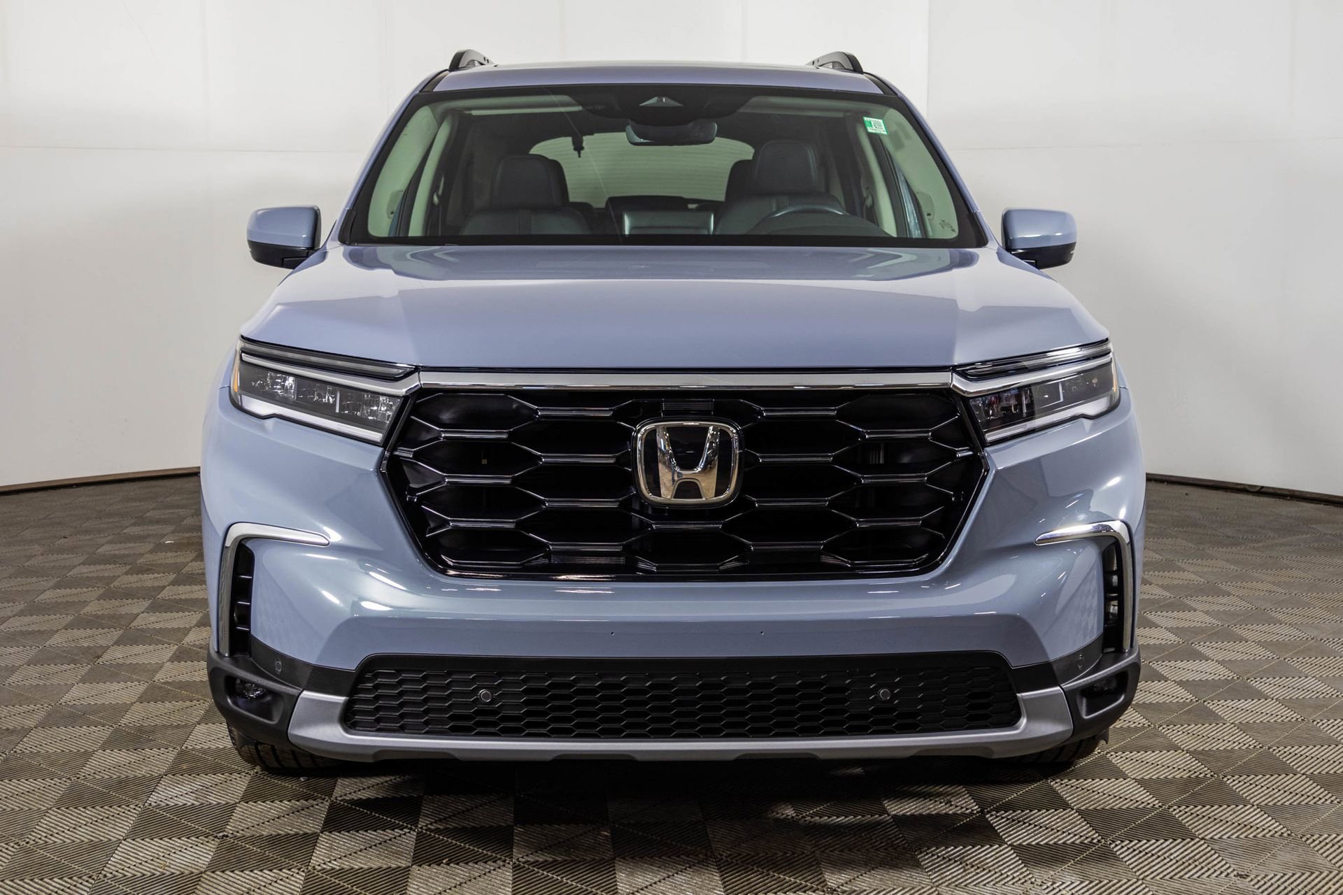 Used 2025 Honda Pilot Touring image 13