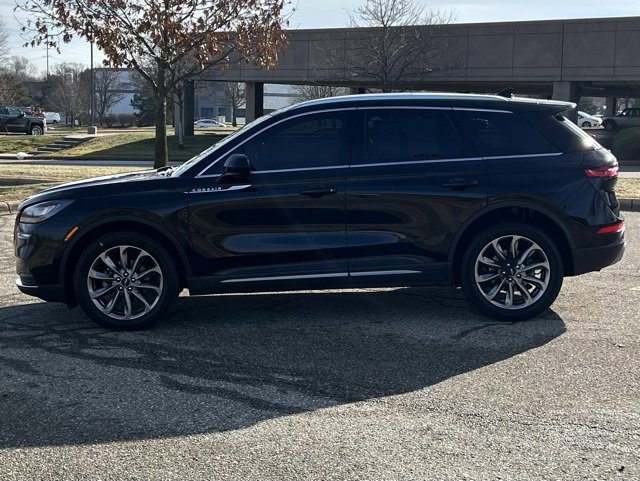 Used 2020 Lincoln Corsair FWD w/ Premium Package image 4