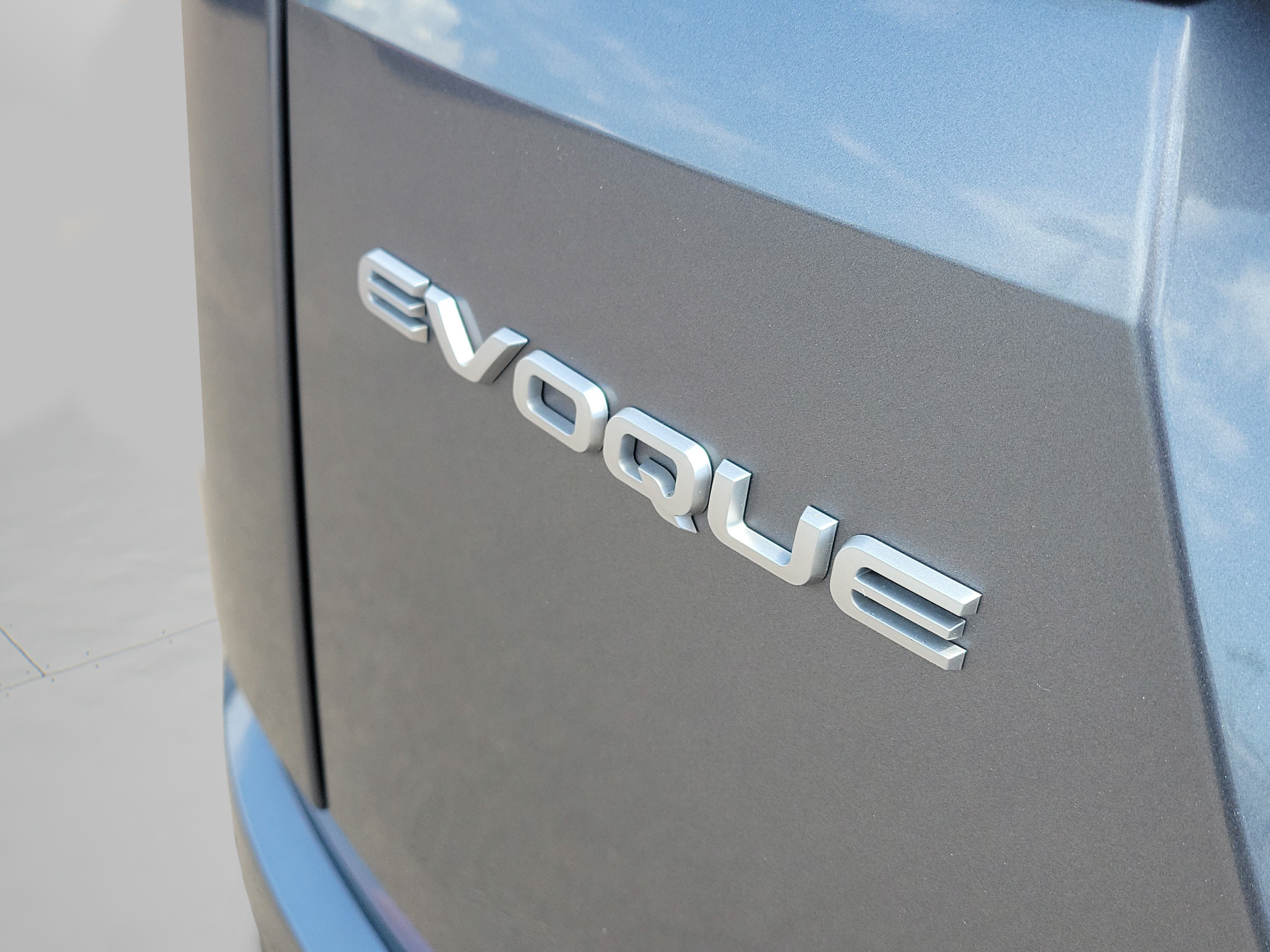 Used 2023 Land Rover Range Rover Evoque S AWD/4WD image 30
