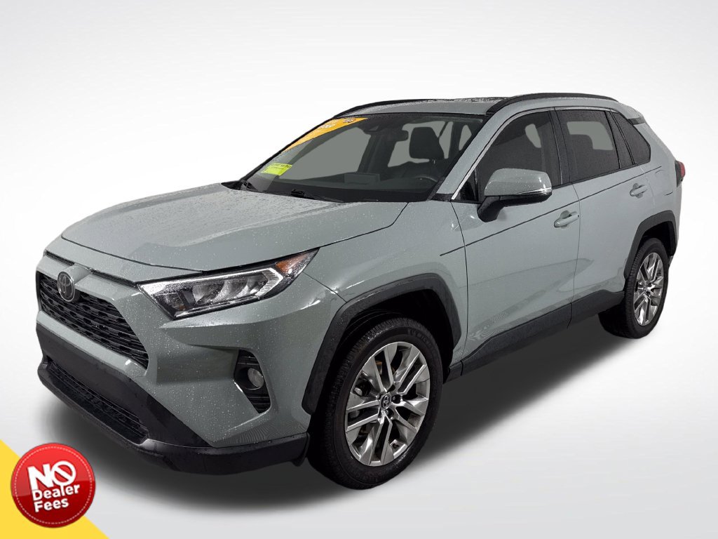 Used 2019 Toyota RAV4 XLE Premium w/ Cold Weather Package FWD image 8
