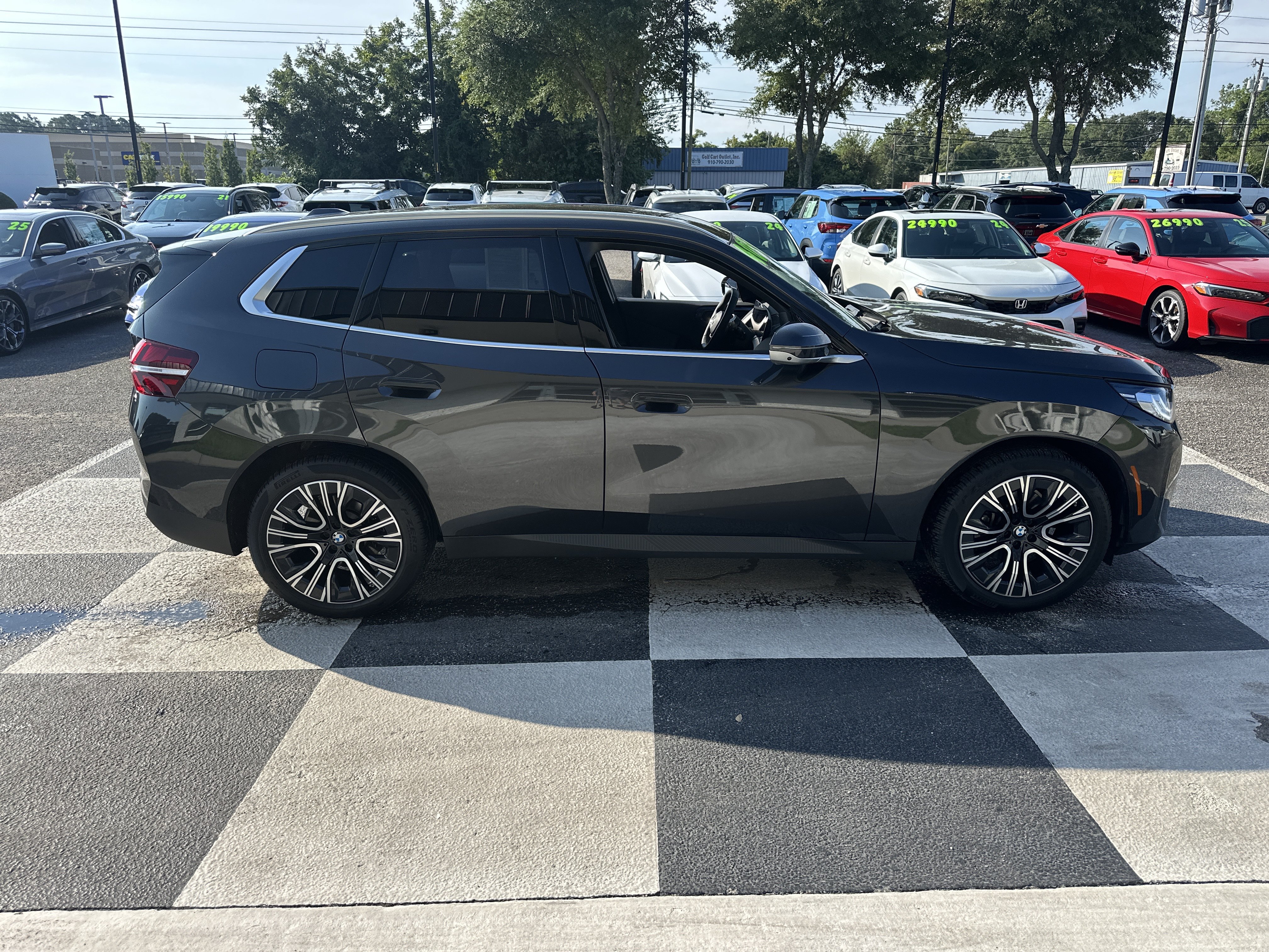 Used 2025 BMW X3 xDrive30i w/ Premium Package AWD/4WD image 3