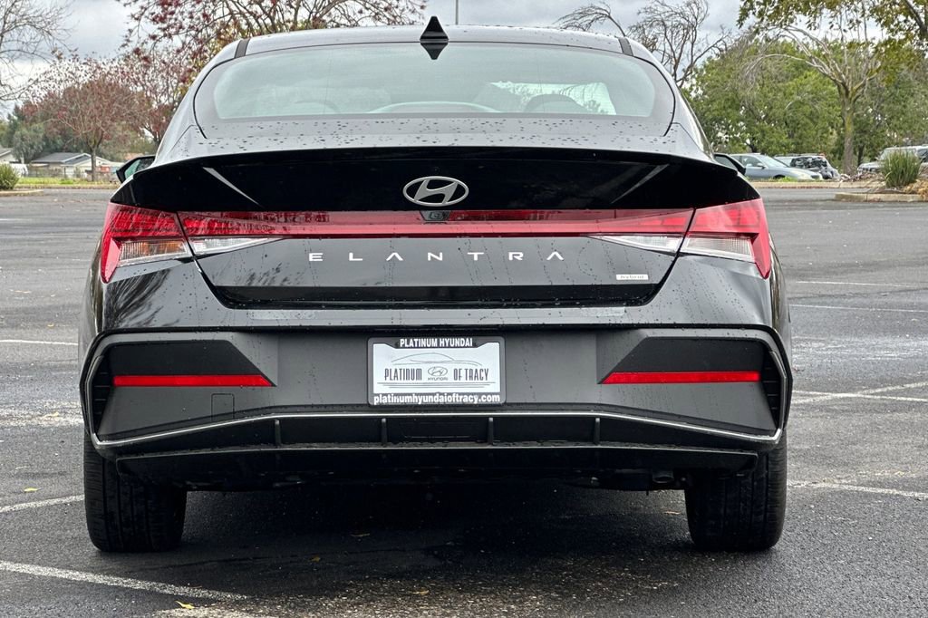 New 2026 Hyundai Elantra Sport image 5