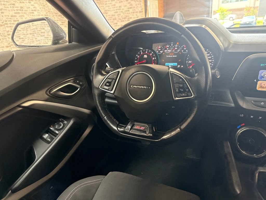 Used 2018 Chevrolet Camaro SS RWD image 17