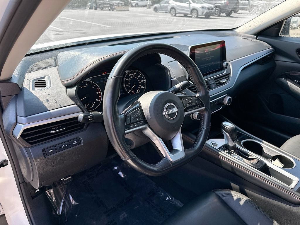 Used 2023 Nissan Altima 2.5 SR FWD image 13