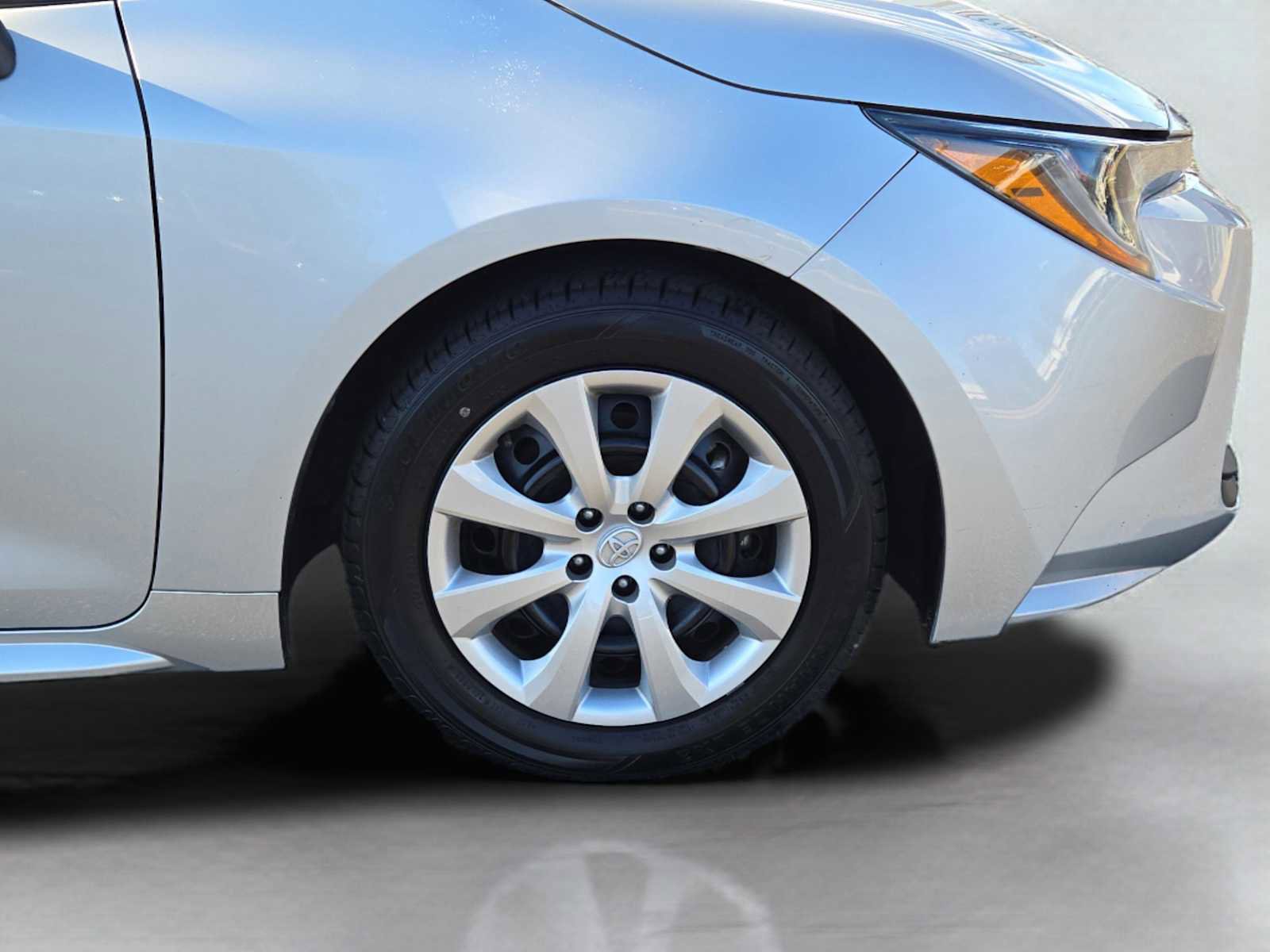 Used 2024 Toyota Corolla LE image 11