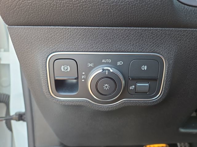 Used 2024 Mercedes-Benz GLB 250 4MATIC image 21