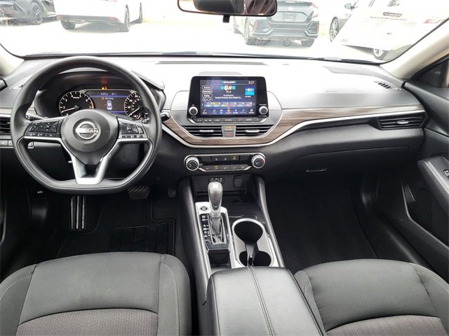 Used 2024 Nissan Altima 2.5 SV image 13