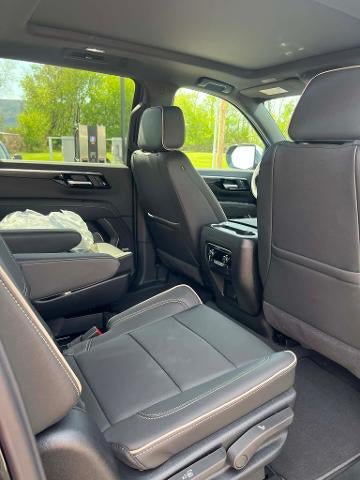 New 2026 Chevrolet Suburban Premier w/ Sun And Tow Package AWD/4WD image 16