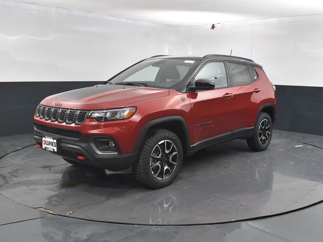 New 2026 Jeep Compass Trailhawk w/ Sun, Sound & Navigation Group AWD/4WD image 3