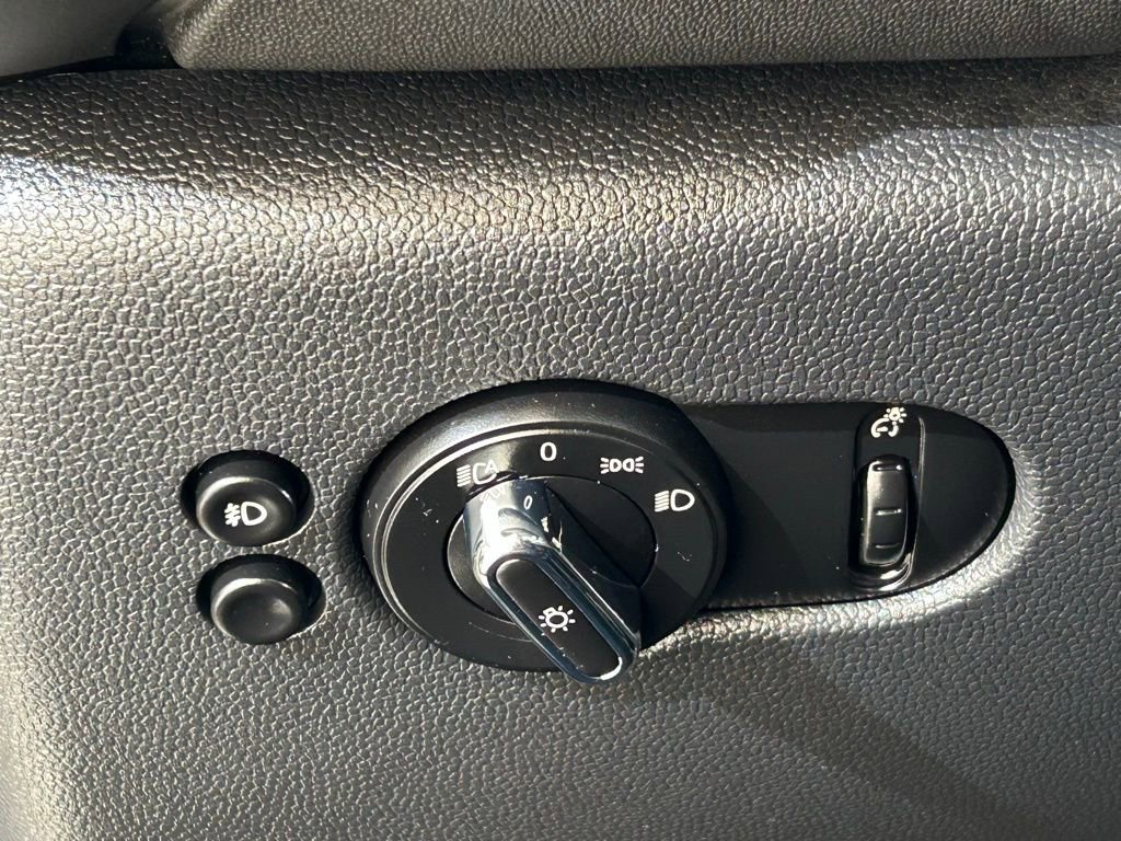 Used 2020 MINI Cooper S image 31