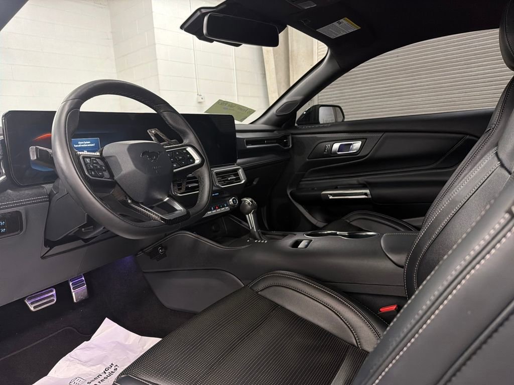 Used 2025 Ford Mustang GT Premium image 4