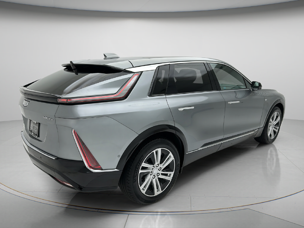 Used 2024 Cadillac Lyriq Tech w/ Driver Assist Package AWD/4WD image 5