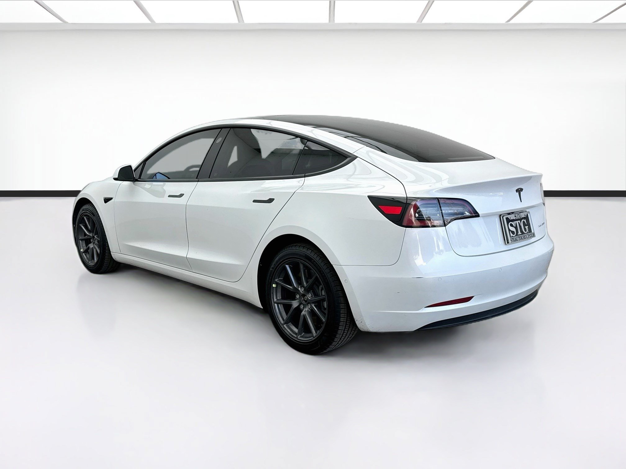 Used 2022 Tesla Model 3 Long Range AWD/4WD image 6