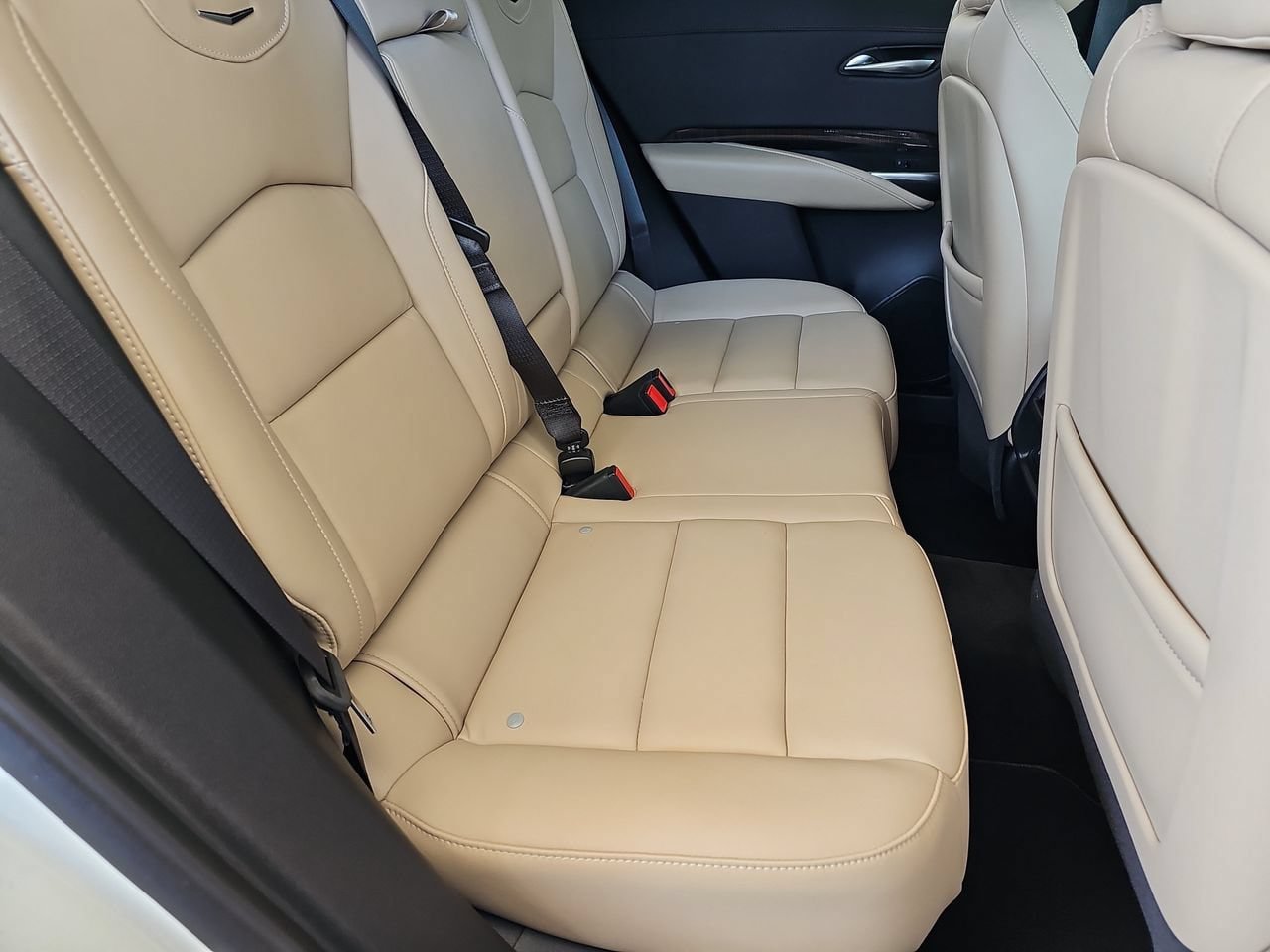 Certified 2024 Cadillac XT4 Premium Luxury w/ Cold Weather Package FWD image 14