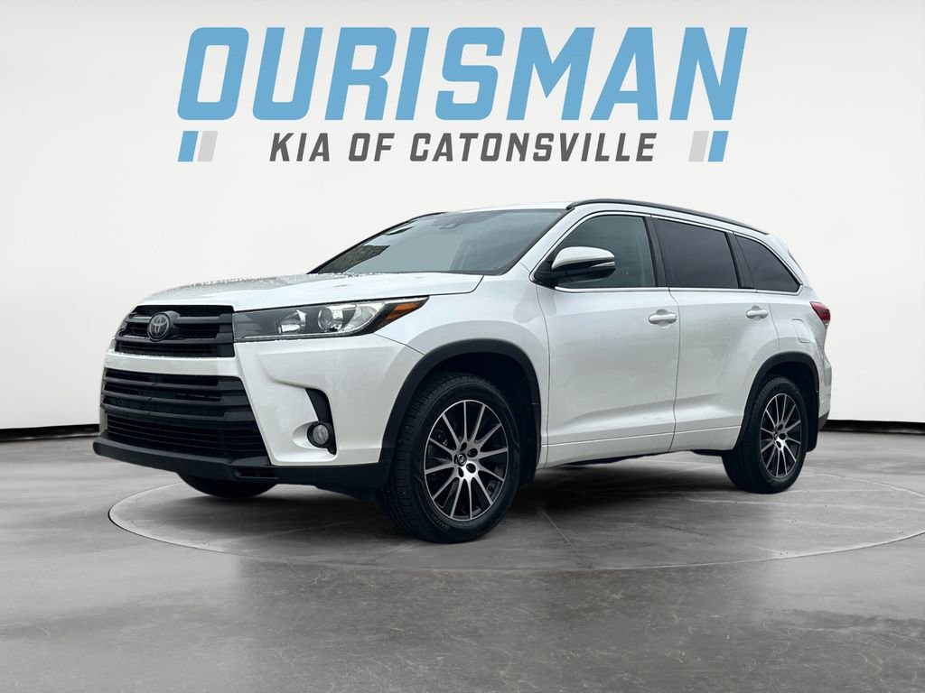 Used 2018 Toyota Highlander SE w/ Protection Package #3 image 2