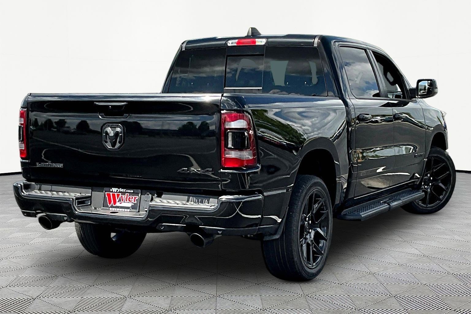 Used 2023 RAM 1500 Laramie AWD/4WD image 6