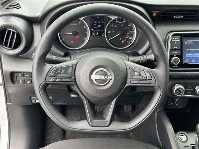 New 2025 Nissan Kicks Play S image 18