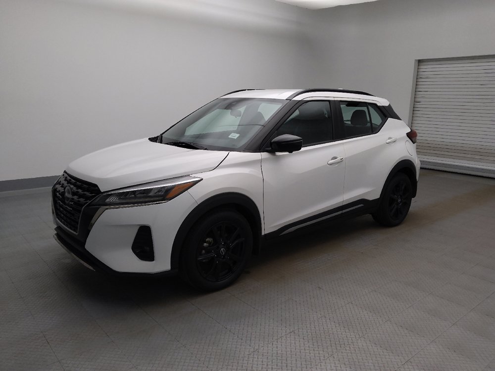 Used 2023 Nissan Kicks SR FWD image 2
