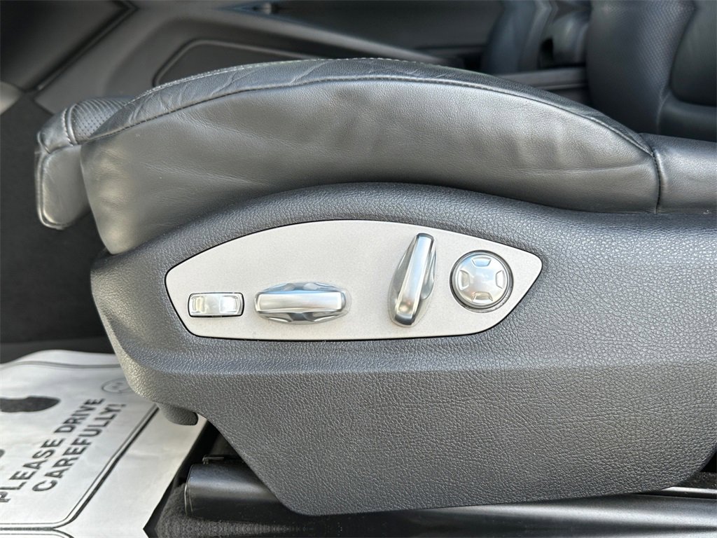 Used 2022 Porsche Macan S image 25