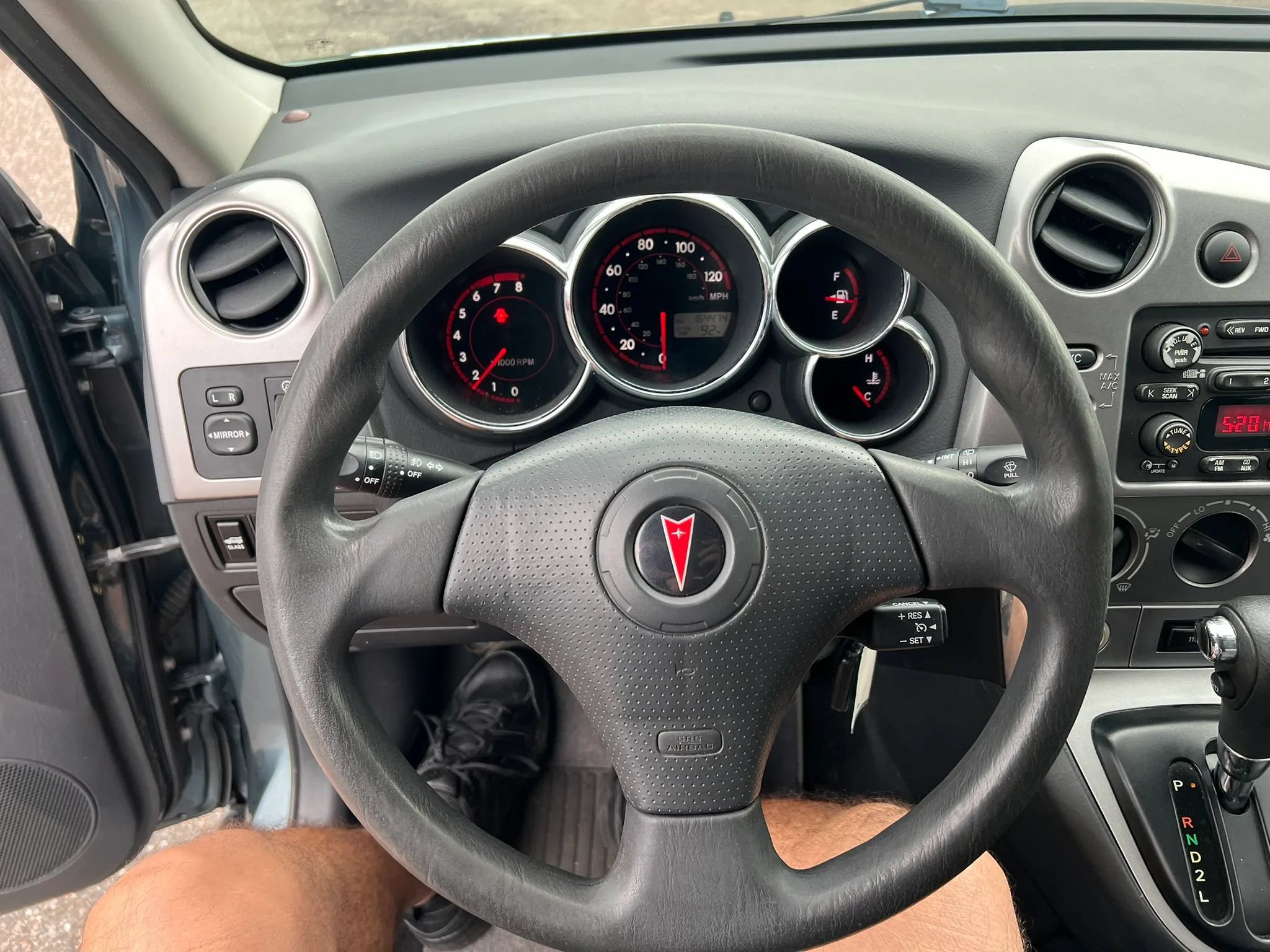 Used 2006 Pontiac Vibe w/ Sport Package FWD image 8
