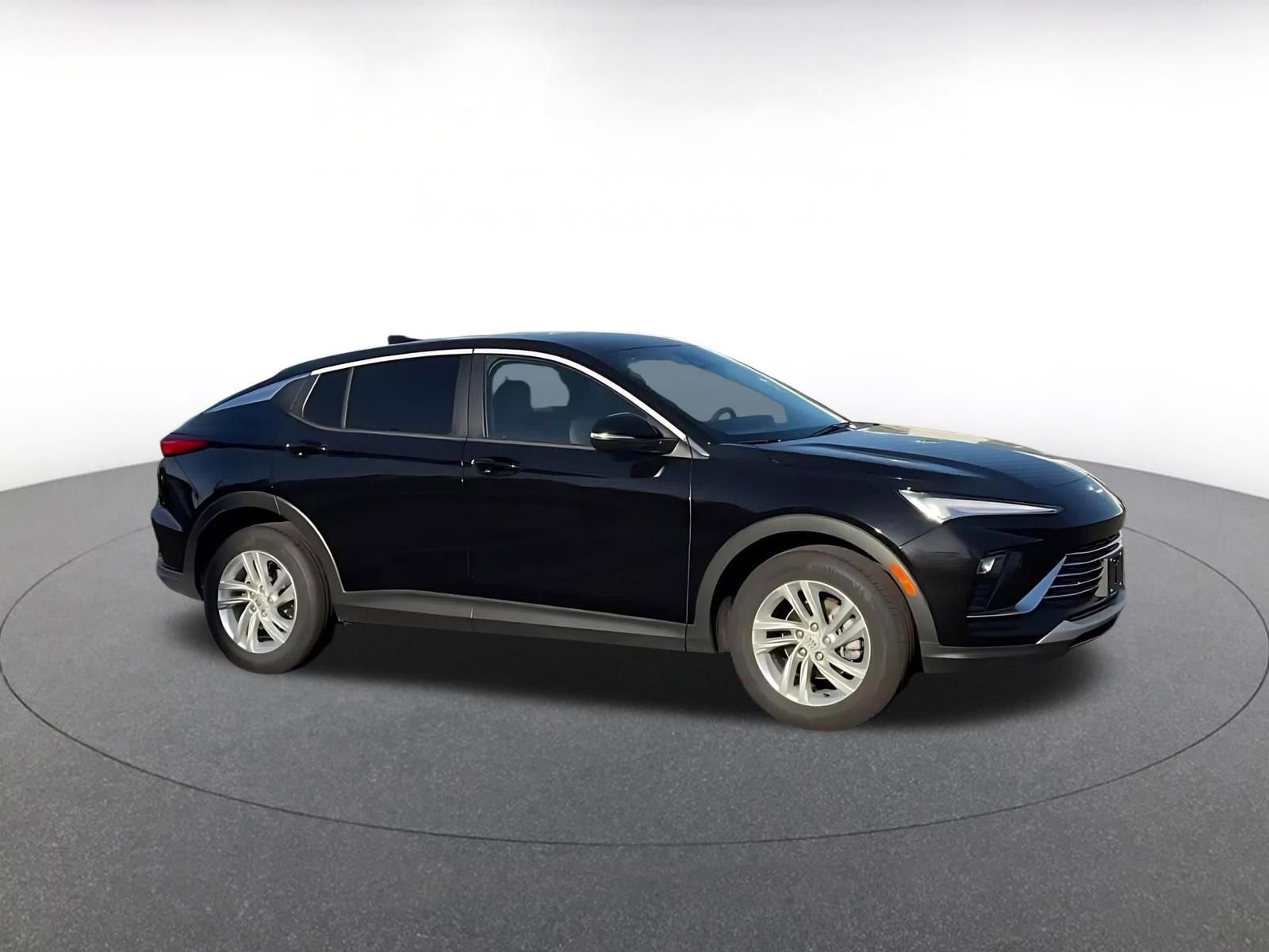 Used 2025 Buick Envista Preferred FWD image 2