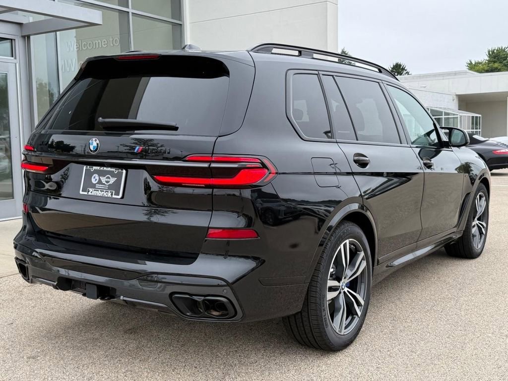 New 2026 BMW X7 M60i image 3