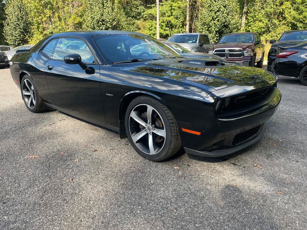 Used 2018 Dodge Challenger R/T RWD image 5