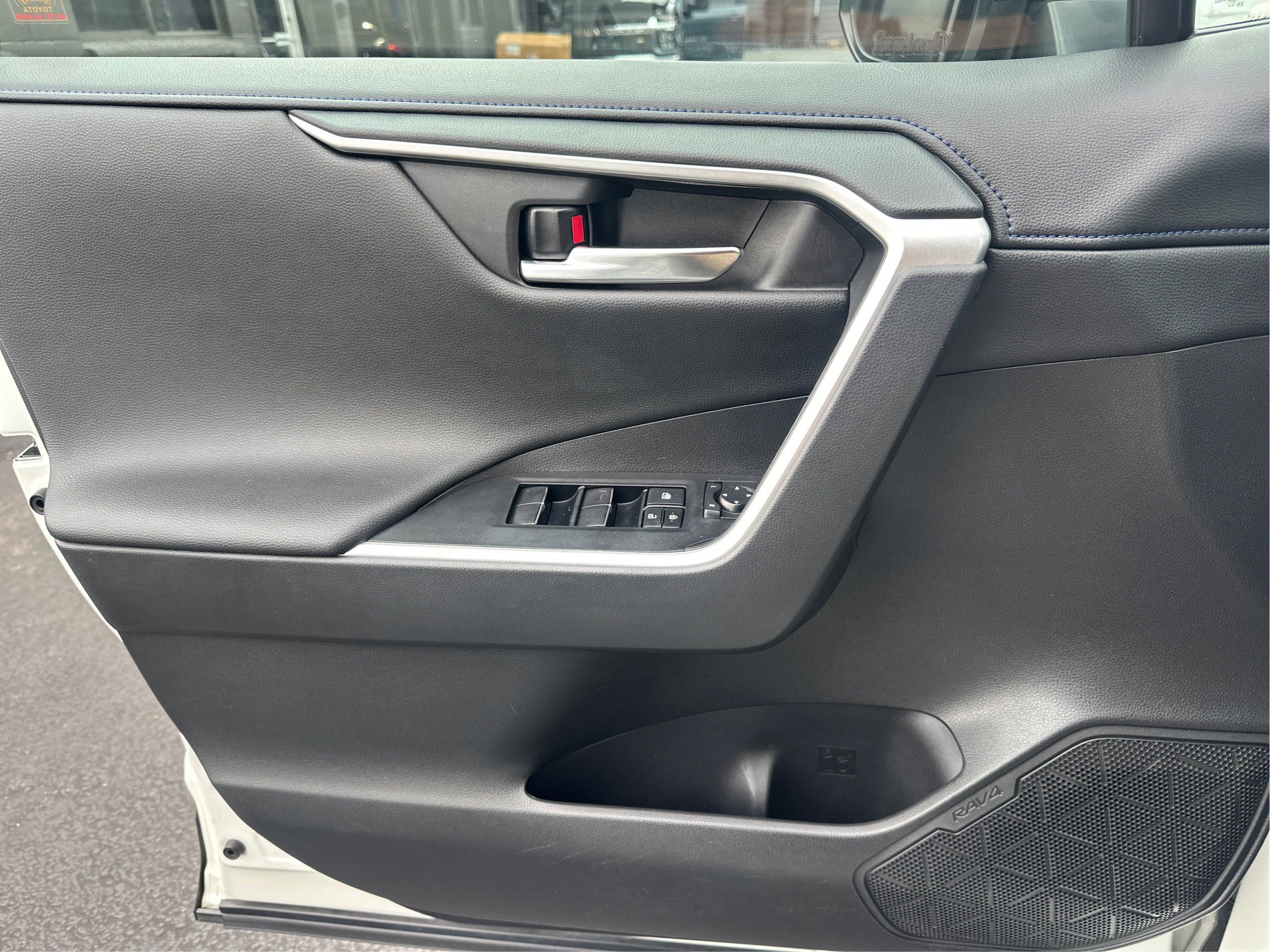 Used 2021 Toyota RAV4 XSE AWD/4WD image 20