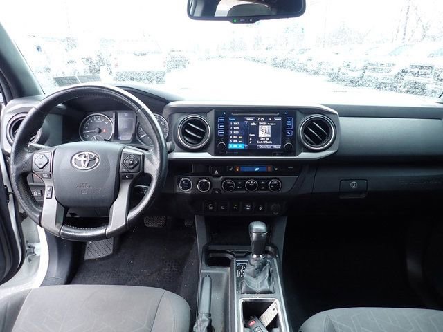 Used 2017 Toyota Tacoma TRD Off-Road w/ Premium & Technology Package image 12