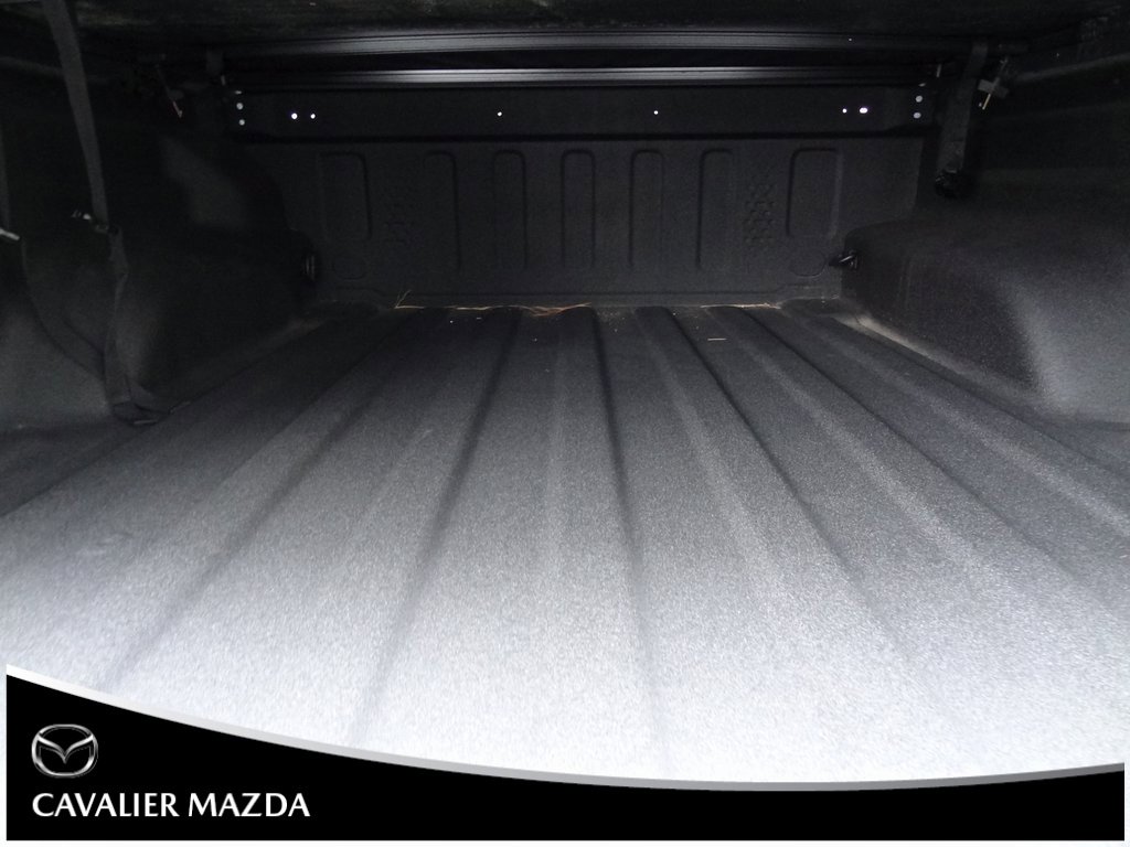 Used 2023 Jeep Gladiator Sport image 13