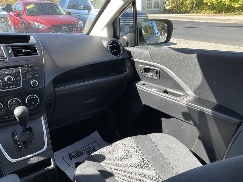 Used 2012 MAZDA MAZDA5 Sport FWD image 13