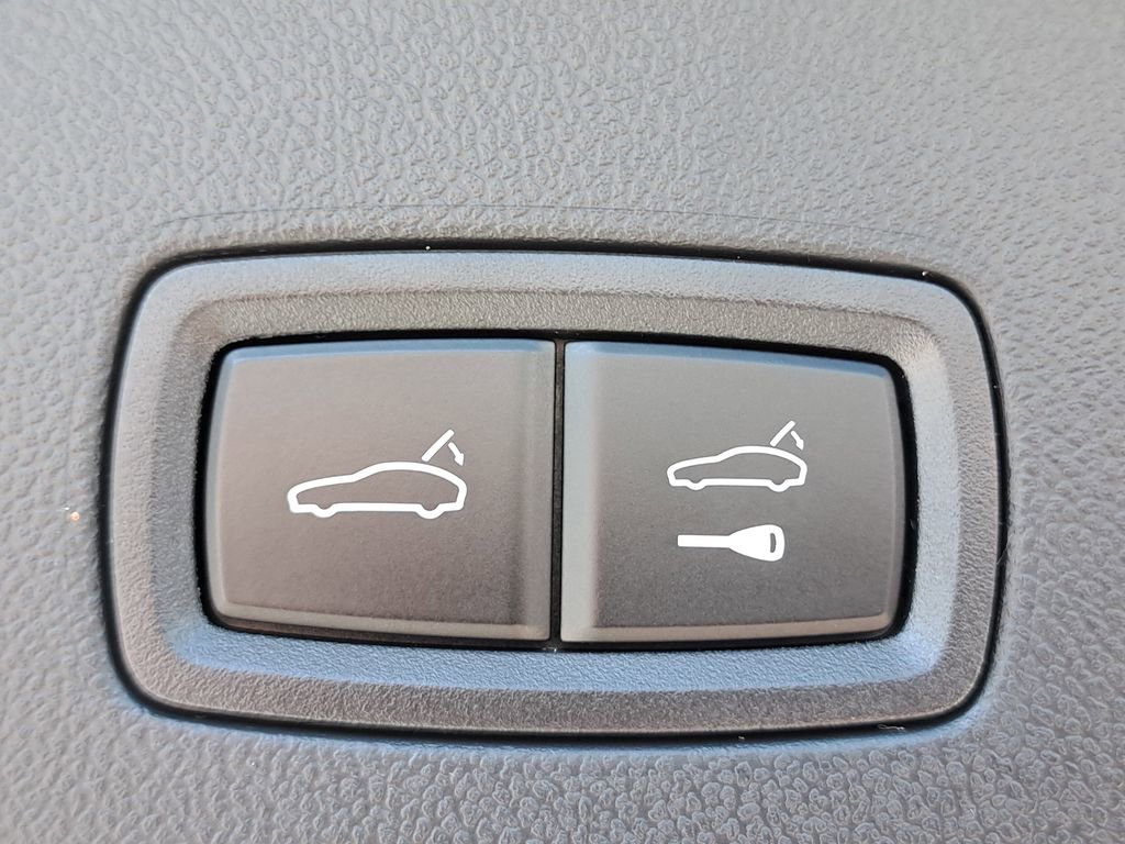 Certified 2025 Porsche Cayenne Coupe image 18