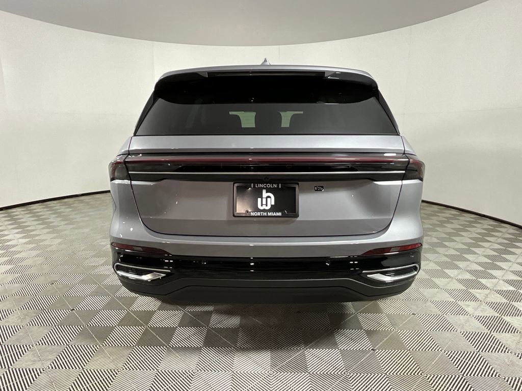 Used 2025 Lincoln Nautilus Premier AWD/4WD image 7