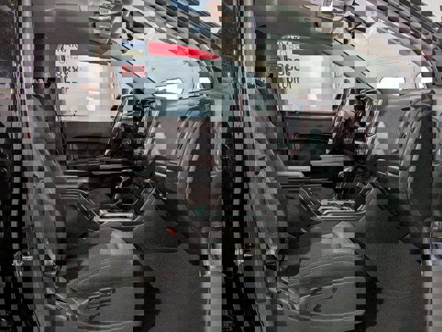 Used 2022 Chevrolet Colorado LT w/ LT Convenience Package image 22