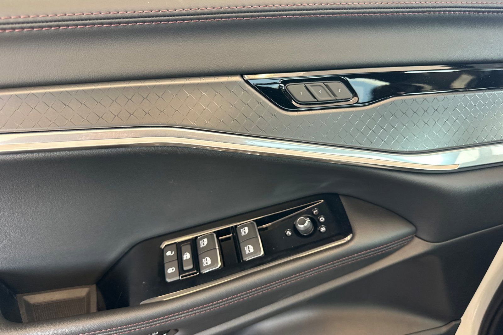 New 2025 Jeep Wagoneer S Limited AWD/4WD image 8