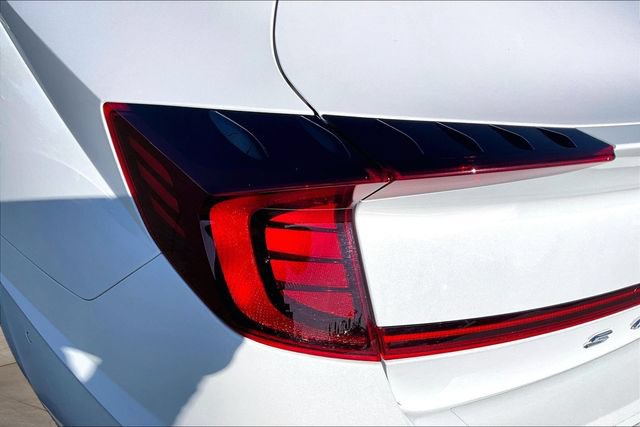 Used 2022 Hyundai Sonata Limited FWD image 23