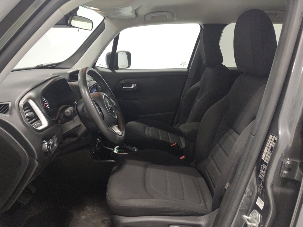 Used 2020 Jeep Renegade Latitude AWD/4WD image 17