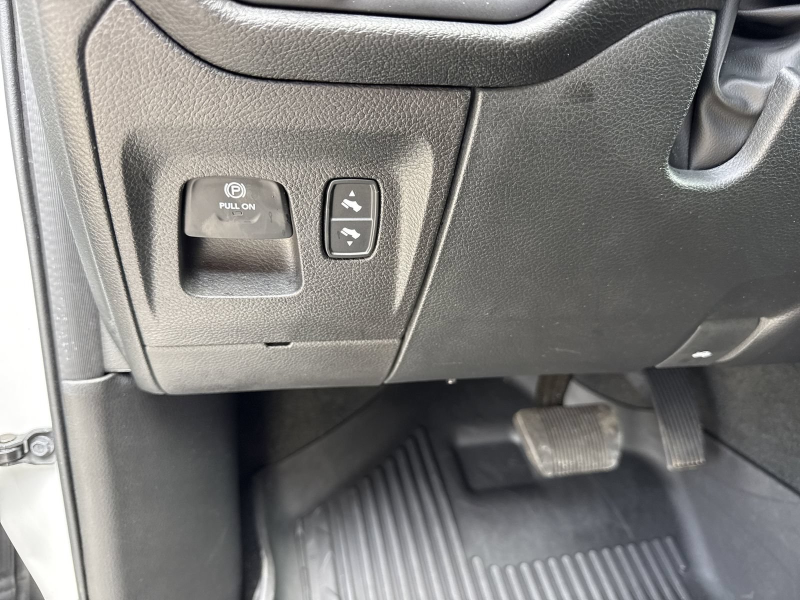 Used 2022 RAM 1500 Laramie RWD image 16