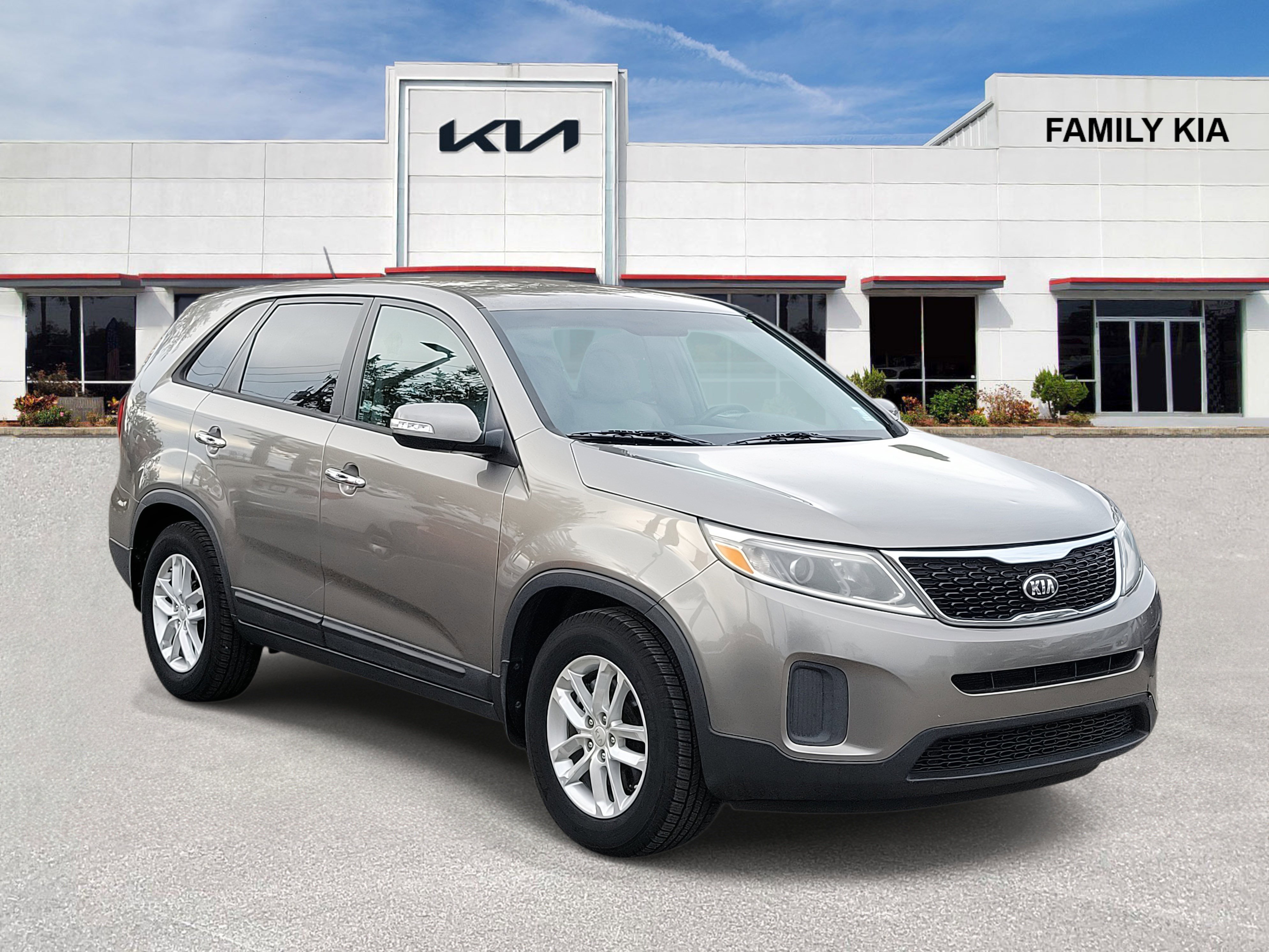 Used 2015 Kia Sorento LX image 1