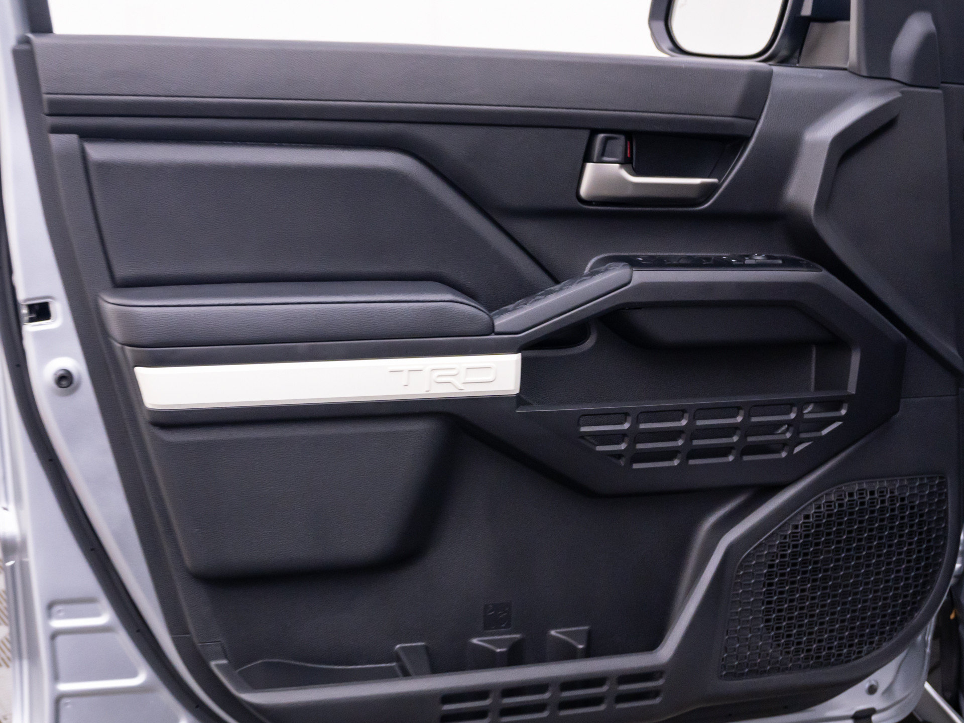 Used 2024 Toyota Tacoma TRD Off-Road AWD/4WD image 9