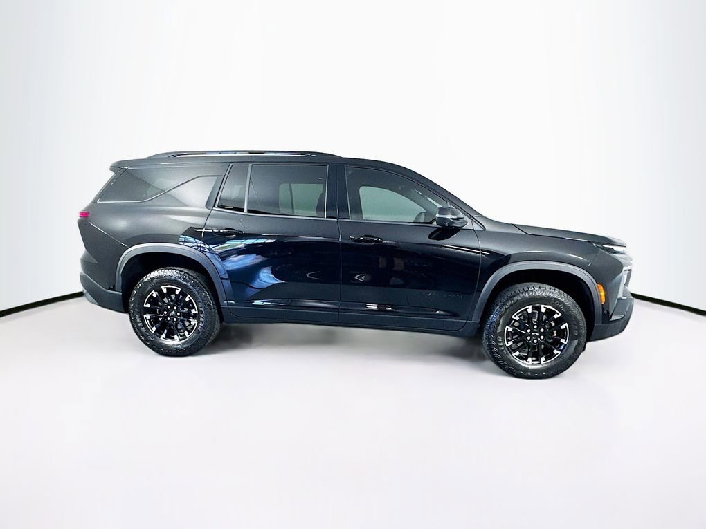 Used 2025 Chevrolet Traverse Z71 w/ Enhanced Driving Package image 11