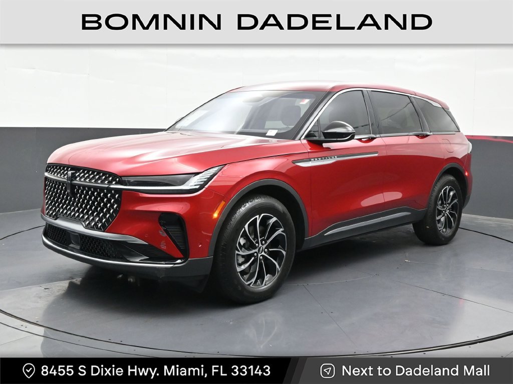 Used 2024 Lincoln Nautilus Premier AWD/4WD image 1