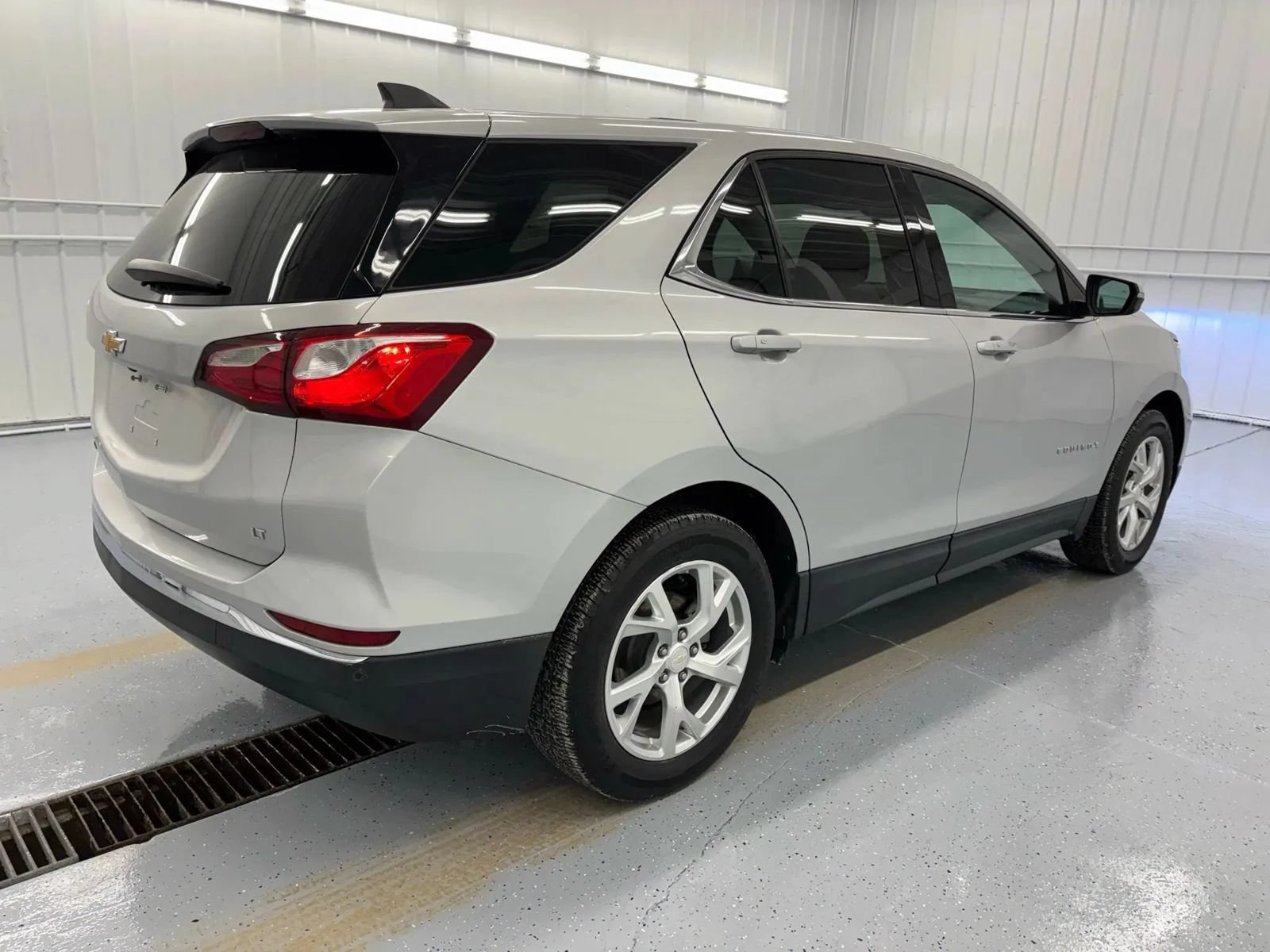 Used 2019 Chevrolet Equinox LT FWD image 4
